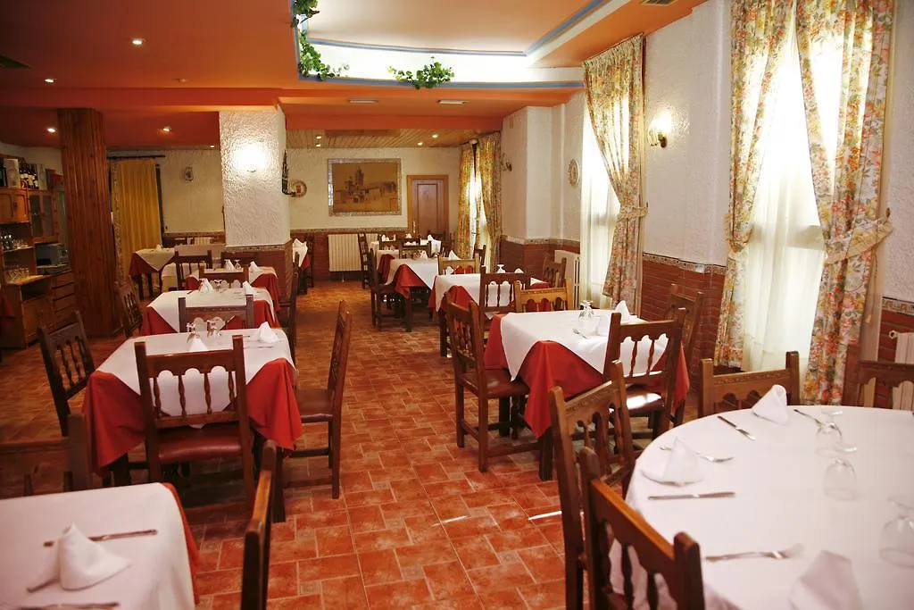 Hostal Cuatro Esquinas-1